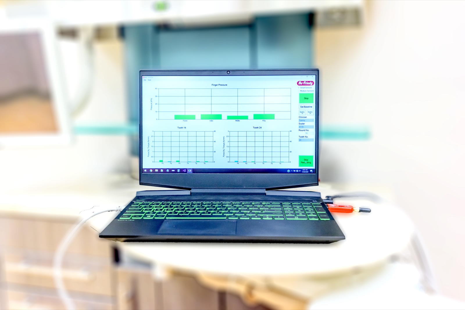Logiciel de mesure TrueFit enregistrant la force de pincement pendant les essais